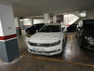 Aparcament cotxe a El Valle