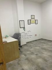 Lloguer Local Comercial a El Valle. Local comercial en zona avda. del parque