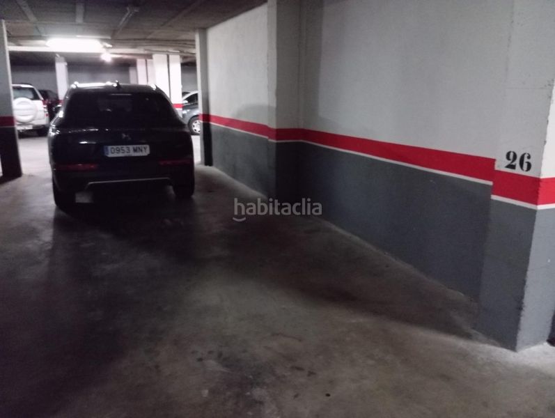 Foto bf986e35-eb2d-4e32-8e53-270d0fe0a16d. Aparcament cotxe a Centro Lucena