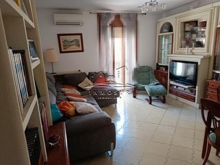 Etagenwohnung in Centro. Piso con ascensor en zona calle san pedro