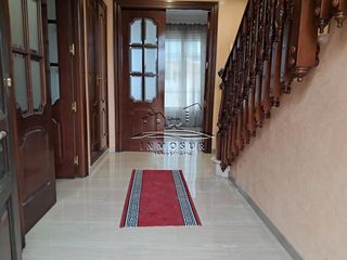 Casa adossada a El Valle. Casa en zona avenida del parque