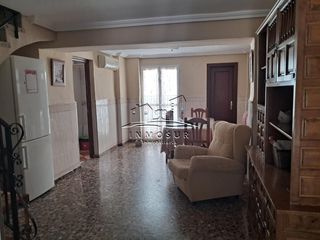 Casa adossada a Poleares. Casa en zona juego de pelota