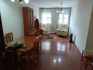 Appartamento in El Valle. Piso en planta baja en zona parque