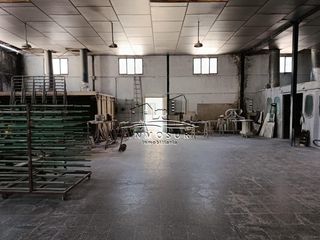 Nau industrial a Navas del Selpillar. Nave en polígono los santos