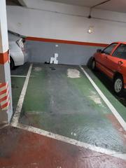 Lloguer Aparcament cotxe a Carrer lluís pascual roca 49. Plaza de parking en alquiler