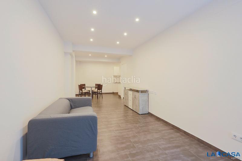 Foto 93335be8-46bd-42a5-beea-6521880fef90. Piano terra in Sants-Badal Barcelona