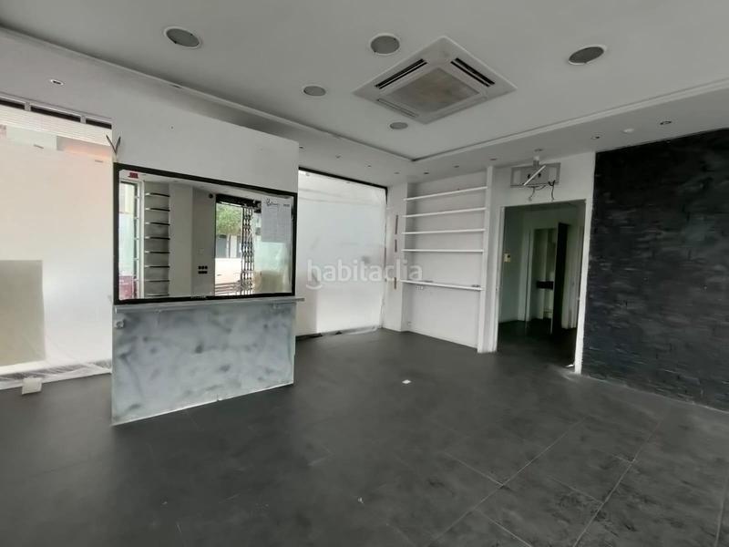 Foto 1759646b-2634-465a-a922-66401c314b0e. Rent business premise in El Pedró Cornellà de Llobregat