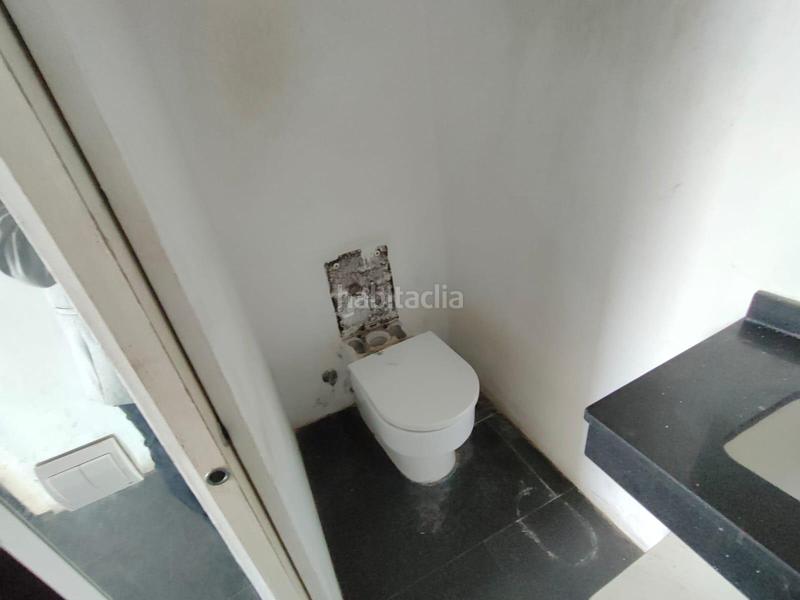 Foto f36f9e93-75f0-43aa-a534-5acbda40a34d. Rent business premise in El Pedró Cornellà de Llobregat