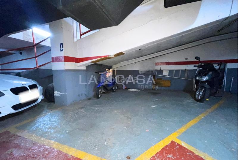 Foto 86fa6ea5-a960-4435-b926-7de3d6c421f8. Posto auto in La Salut Badalona