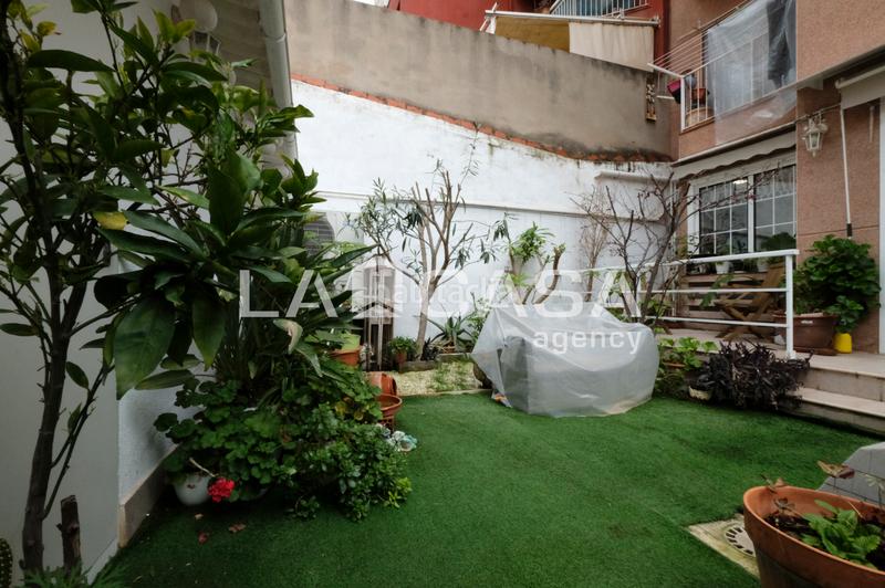 Foto c0d18495-afdb-48e9-97d1-1a38883ae505. Ground floor with heating in Sant Andreu de Palomar Barcelona