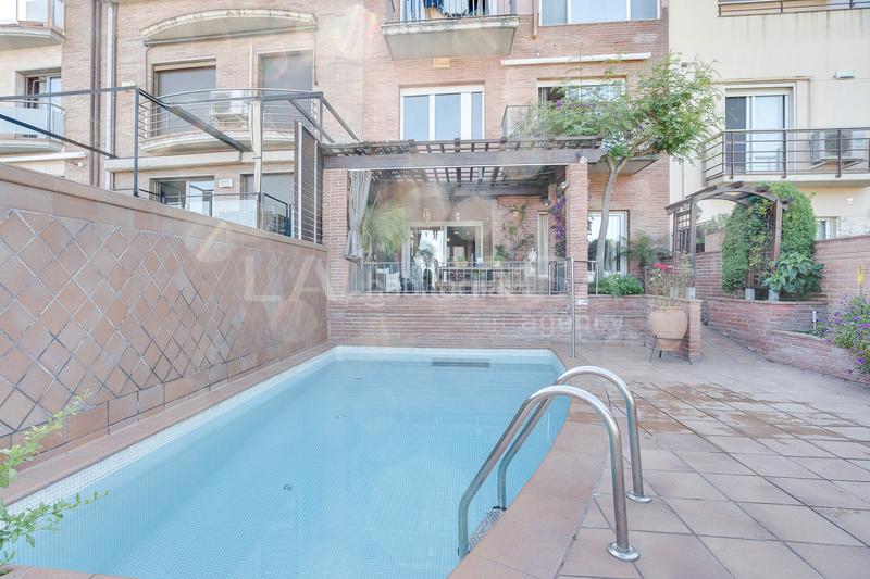 Foto bddfda5f-7694-4637-b319-9b369423d666. Casa amb calefacció aparcament a Font Verda Granollers