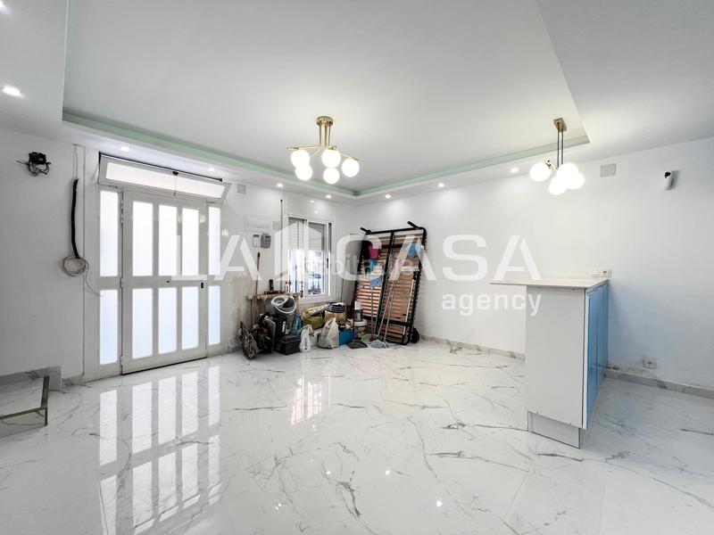 Foto c396a022-e7b5-4071-ba8a-38681d0cd4d7. Casa adosada en Llefià Badalona
