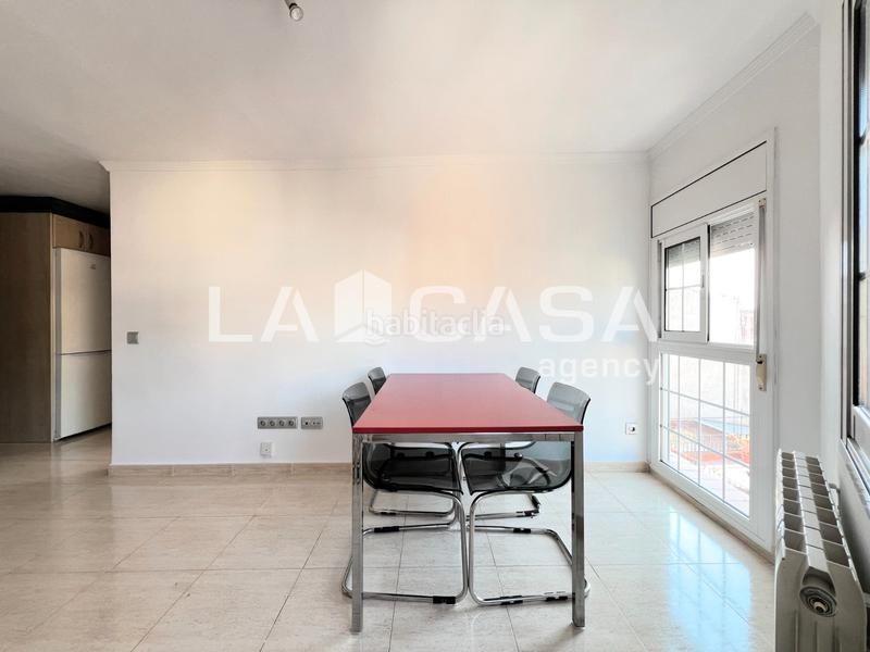 Foto 5bf0d896-72a3-4d93-8b70-98f5029e893f. Piso en Sistrells Badalona
