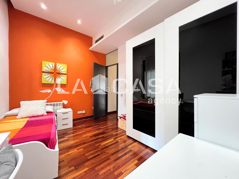 Foto ebf7523f-ceb2-45a8-aaa6-aa7691d53315. Chalet en Sant Andreu de Palomar Barcelona