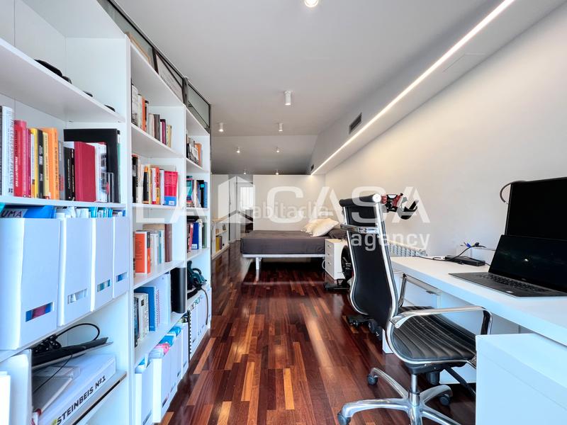 Foto b3c6f132-6ca3-4344-8d29-f6d3f9a247a5. Chalet mit heizung in Sant Andreu de Palomar Barcelona