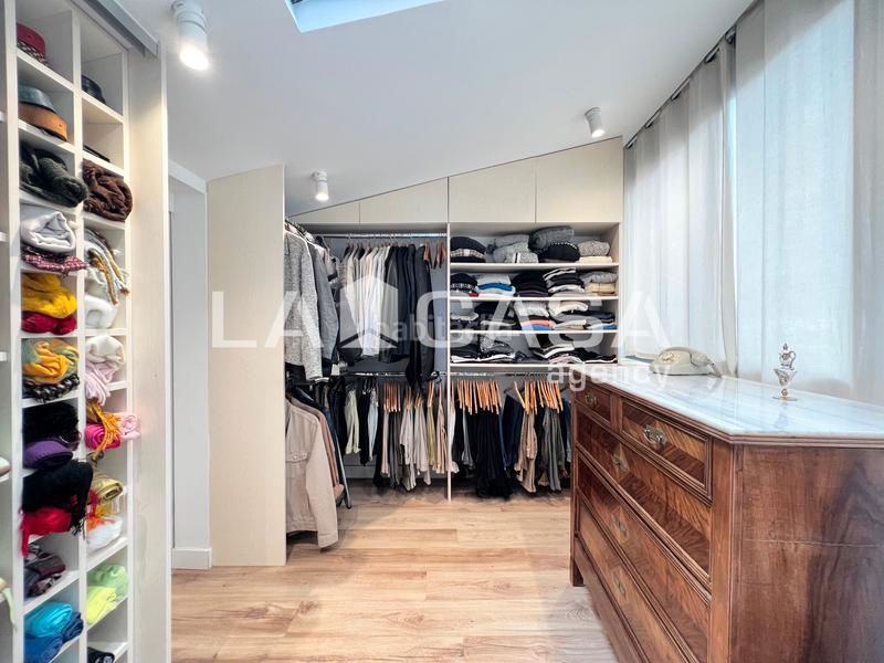 Foto e790bbb4-64a4-45b9-a507-9c914961236e. Chalet mit heizung in Sant Andreu de Palomar Barcelona