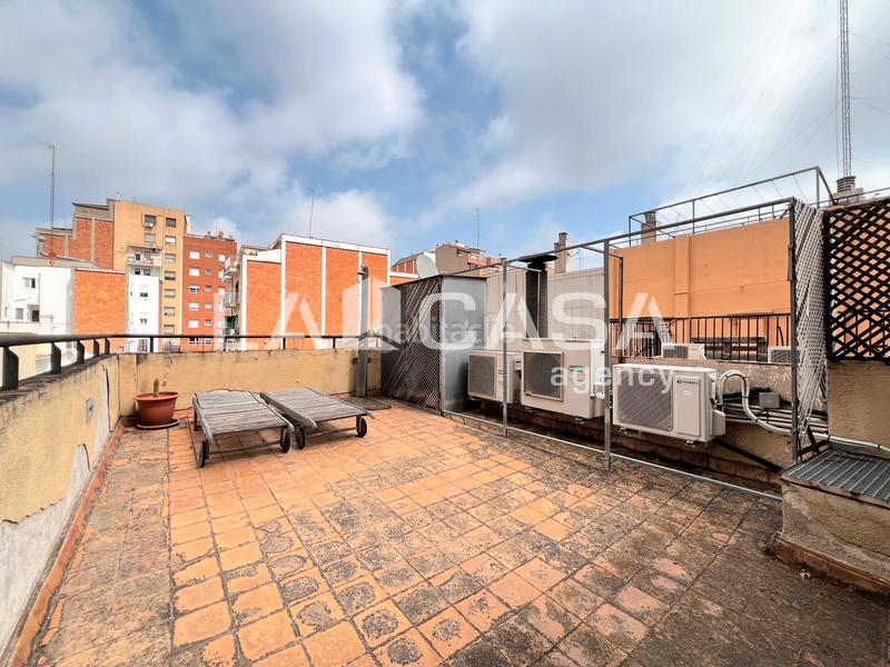 Foto 7ae5a397-5b77-42c9-97dc-cbae36ba32f8. Chalet with heating in Sant Andreu de Palomar Barcelona