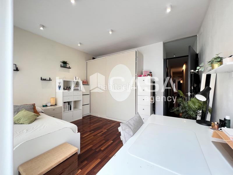 Foto ba1e5548-86c7-4944-b46c-11b5eae39d40. Chalet with heating in Sant Andreu de Palomar Barcelona