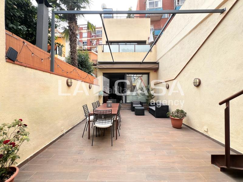 Foto fc4a43f8-e351-47d7-928d-a5d86920c268. Chalet with heating in Sant Andreu de Palomar Barcelona