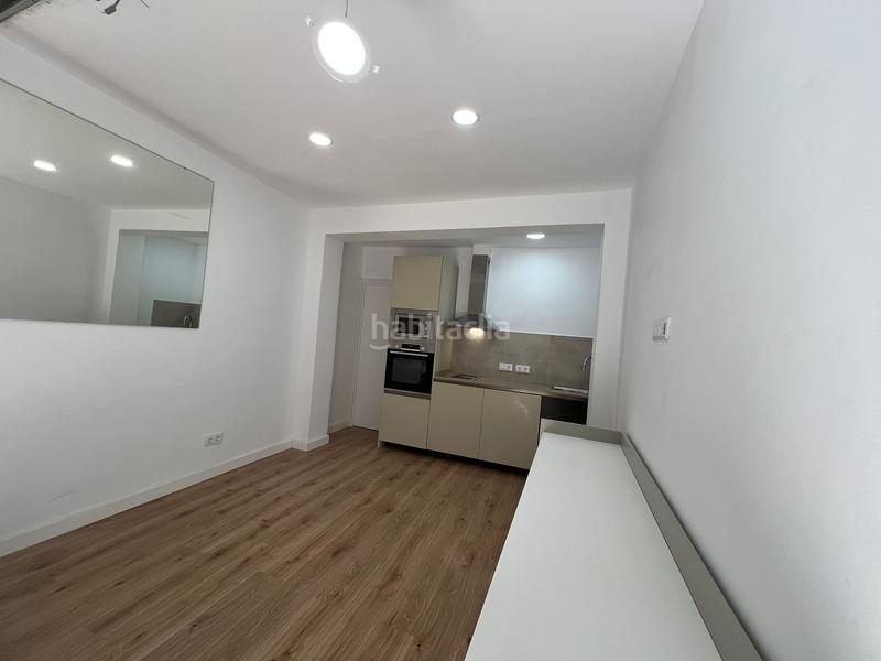 Foto 35ea49f6-5a8d-4ea6-b316-ac862ca730a8. Local comercial en Prosperitat Barcelona