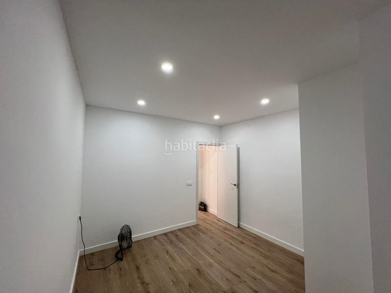 Foto 401de39c-9272-481d-a77a-7f0cec69c99a. Local comercial en Prosperitat Barcelona