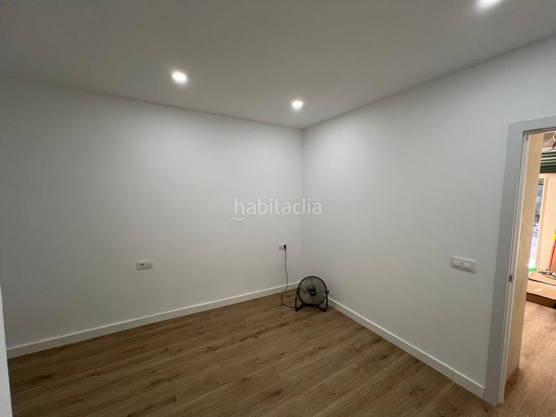 Foto f0af1c4e-ddb2-4144-89f9-364844017988. Local comercial en Prosperitat Barcelona