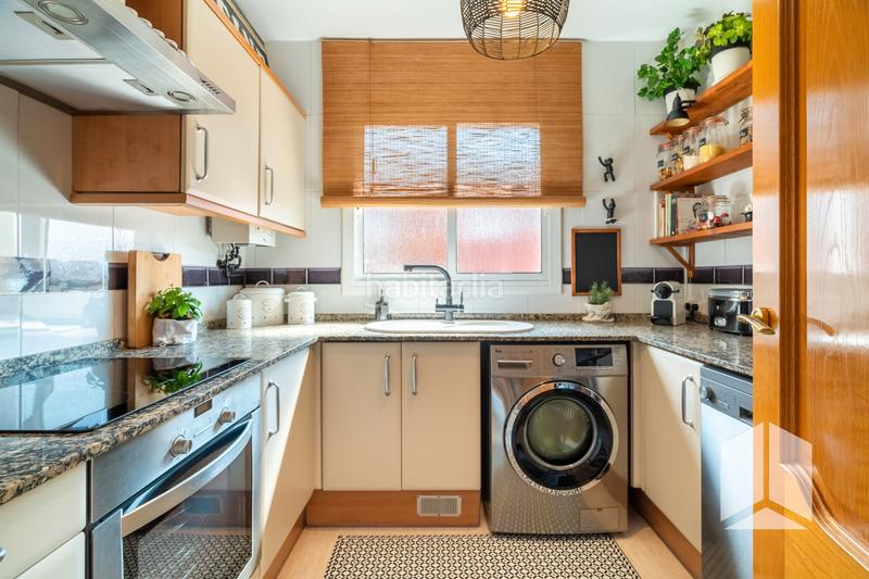 Foto f84e1263-a1d3-4c5f-b1e8-48555cbbd171. Duplex avec parking piscine dans Baixador Castelldefels