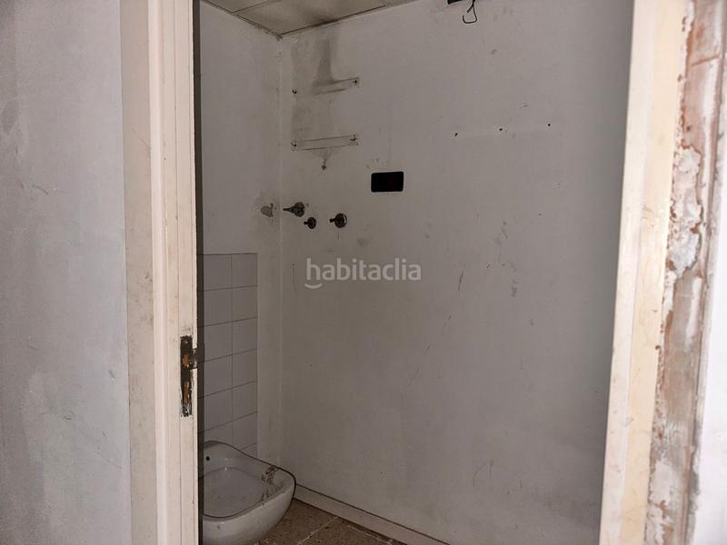 Foto b0bb06c9-9dce-4d6d-8d49-569660034e2c. Business premise in El Camp de l´Arpa del Clot Barcelona