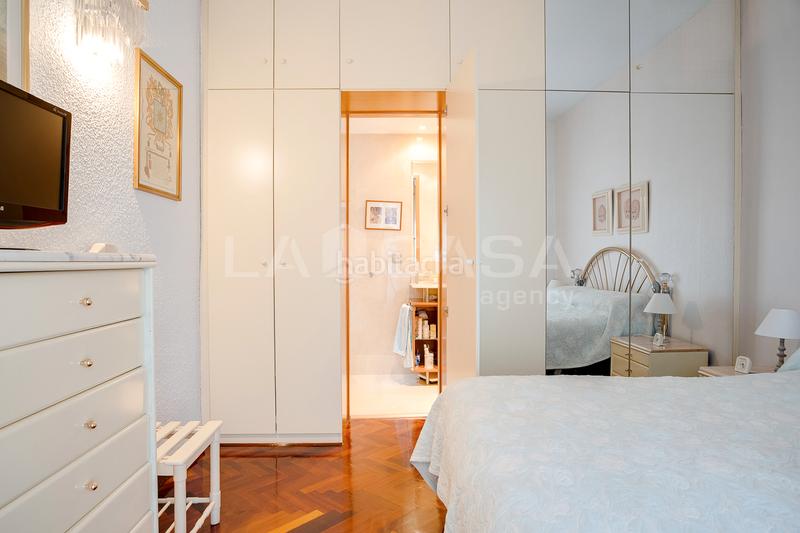 Foto 7f0f7f49-0a9b-4f5e-bd70-a8e77e320a05. Dachwohnung mit heizung in El Clot Barcelona