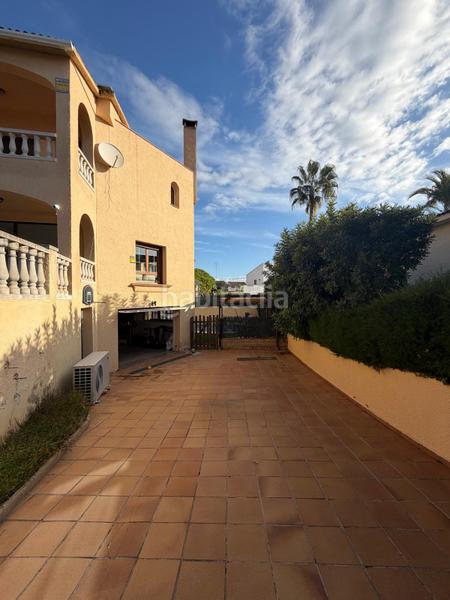 Foto f7eb1e48-9063-4e42-8eef-633ebdf1dd4d. Maison avec parking dans Cunit residencial Cunit