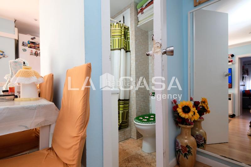 Foto aaf8ef5d-0f2f-4ac0-9d73-9bfe3adf27a5. Flat with heating in Trinitat Nova Barcelona