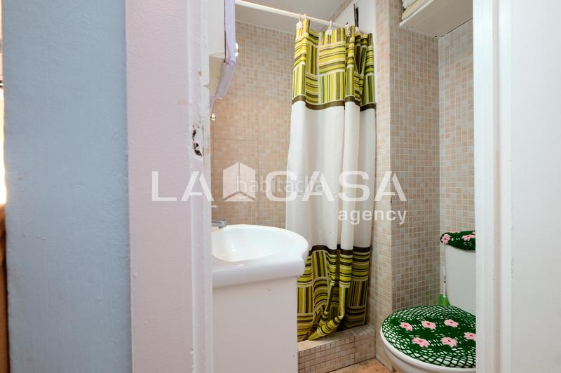 Foto b4f8d0bf-2596-478b-ae12-c630c9bd0110. Flat with heating in Trinitat Nova Barcelona