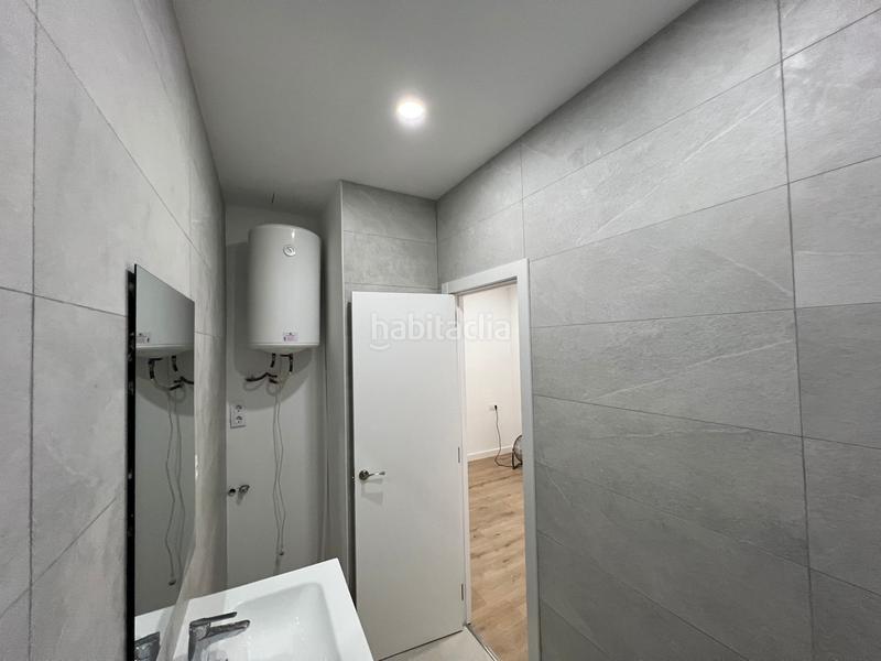 Foto cd7d0d1c-bc8a-4d80-ae16-516870758873. Local comercial en Prosperitat Barcelona