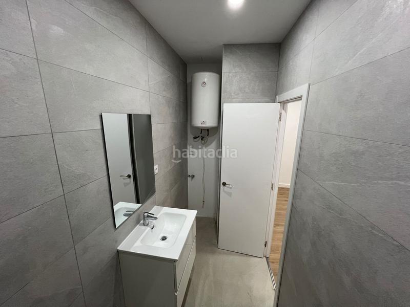 Foto f949fa61-6ab7-4390-b746-6fc2c073ca9d. Local comercial en Prosperitat Barcelona