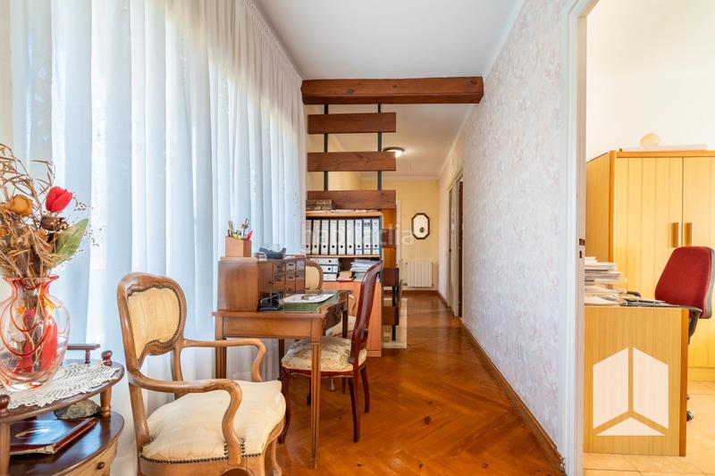 Foto 5c432663-5aa4-4f6d-b82d-03ff976c7946. Chalet mit heizung parking pool in Les Botigues Castelldefels