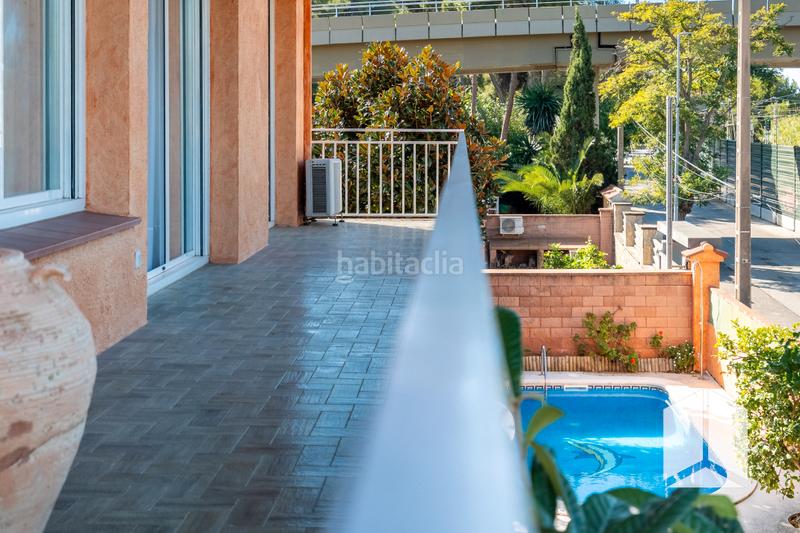 Foto 36b389eb-fc7a-49ed-86fd-837c3be97191. Chalet con riscaldamento parcheggio piscina in Les Botigues Castelldefels