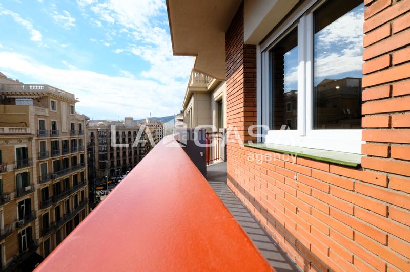 Foto d61ff53d-24ad-4fd7-b037-0af43391e2a6. Etagenwohnung mit heizung in Dreta de l´Eixample Barcelona