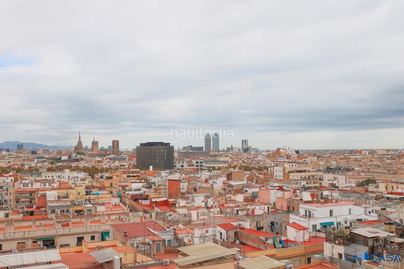 Foto f4b46d44-5059-4fb8-9956-2eb9fcaa37d9. Àtic a Raval Barcelona