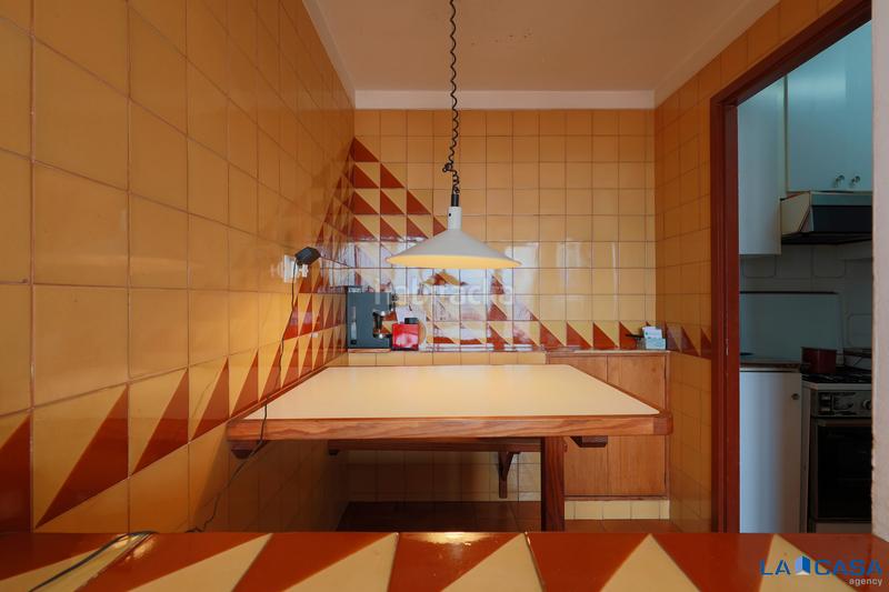 Foto d23242e5-e9c1-4a9b-bd38-ddd0cd721f00. Dachwohnung in Raval Barcelona