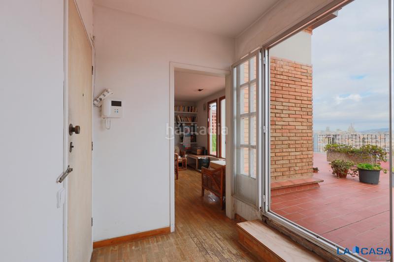 Foto e5327b73-404a-4664-ba73-814cf2f2cb83. Dachwohnung in Raval Barcelona