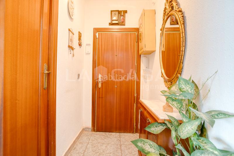 Foto cac23ad0-edf3-48f0-b092-30ee8dea9a59. Piso en Sant Ildefons Cornellà de Llobregat