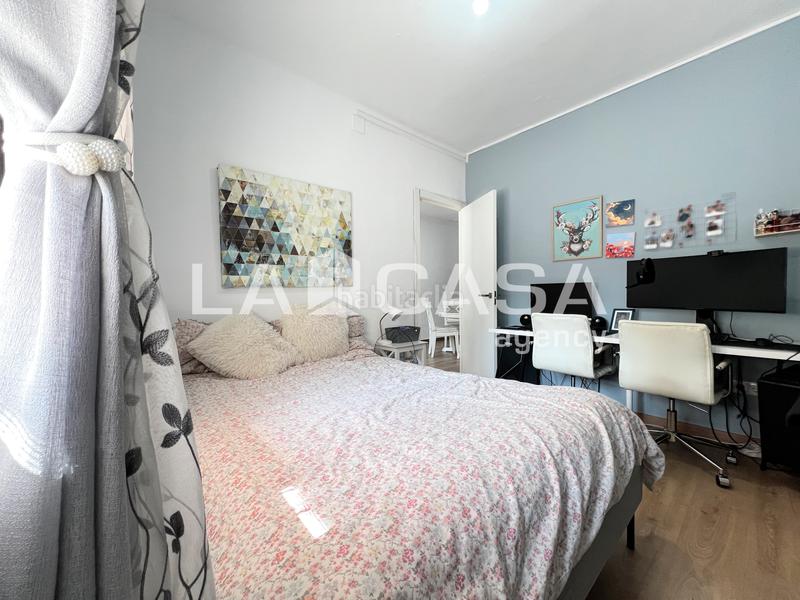 Foto f0ef98d6-4773-4e2d-96af-66817aabc0e7. Rez-de-chaussée dans Llefià Badalona