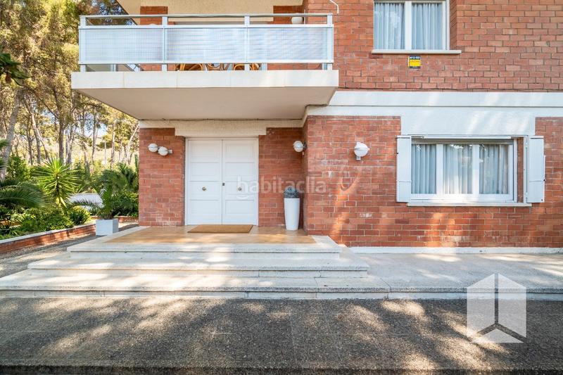 Foto 0c7473da-b90b-4c8a-a85e-42a9c1b513c9. Maison avec parking piscine dans Montmar Castelldefels