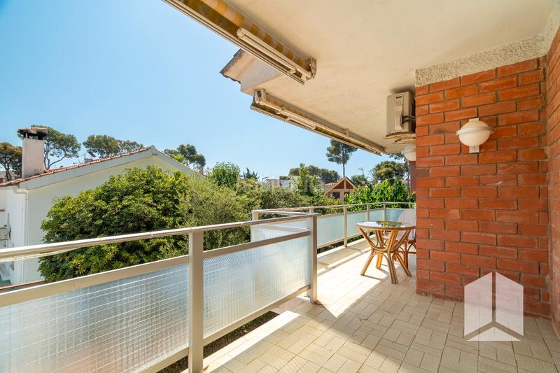 Foto 269f2d79-0ad6-480b-b1d8-810c5f6efa1d. Maison avec parking piscine dans Montmar Castelldefels