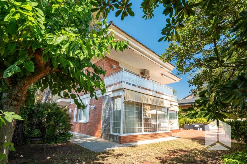 Foto 57345e9a-a33c-41b5-9395-d1bcae0afc10. Maison avec parking piscine dans Montmar Castelldefels