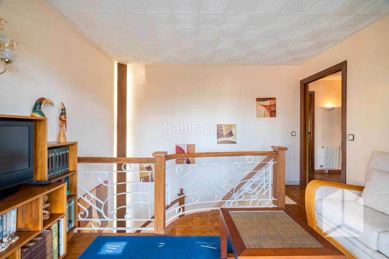 Foto 69496a39-f640-4b3c-85b9-af53cd914955. Maison avec parking piscine dans Montmar Castelldefels