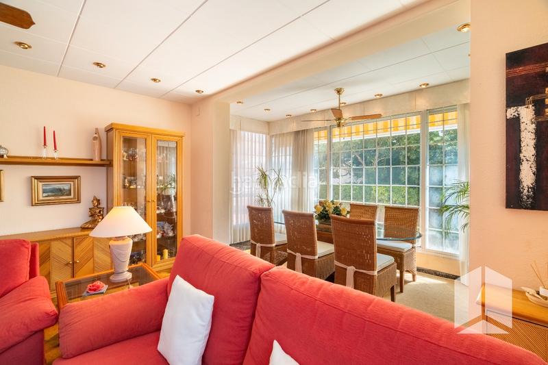 Foto 69d074ff-adbf-442b-b81a-85be7e93239f. Maison avec parking piscine dans Montmar Castelldefels