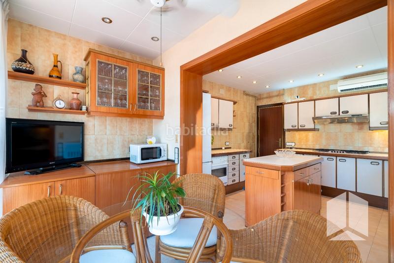 Foto 7ade0142-502a-4893-9046-e6b258f6b7d1. Maison avec parking piscine dans Montmar Castelldefels