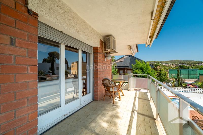 Foto 84d0adb4-2388-4c21-a9e6-41975bf0dfe4. Maison avec parking piscine dans Montmar Castelldefels