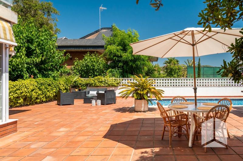 Foto d03ab413-0cd7-48f8-a51d-8edde7b5083f. Maison avec parking piscine dans Montmar Castelldefels